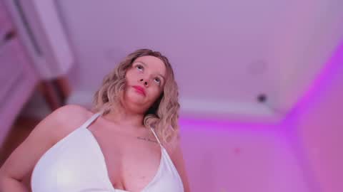 isabella online show from March 2025 09:48:02 PM