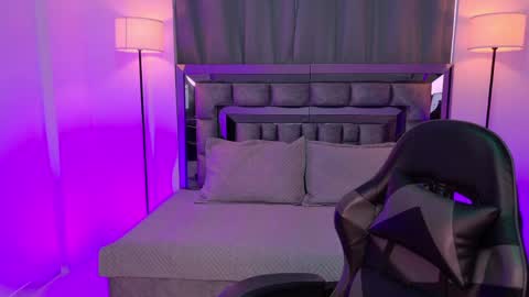 Bella  online show from March 2026 01:06:01 PM