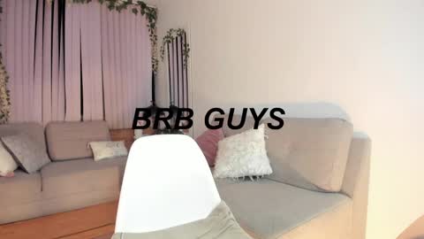 Snapshot of bella_es chatting on January 2025 11:54:01 PM Onlyfans isa bella 23 online show from January 2025 11:54:01 PM