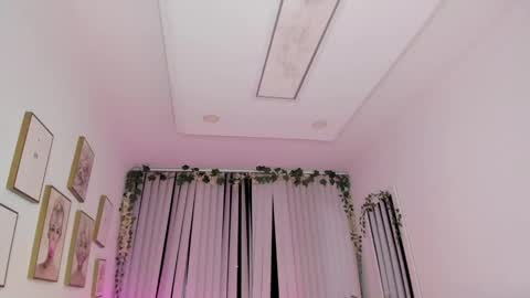 Snapshot of bella_es chatting on February 2025 11:54:02 PM Onlyfans isa bella 23 online show from February 2025 11:54:02 PM