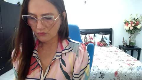 Bella online show from December 2025 11:31:02 PM