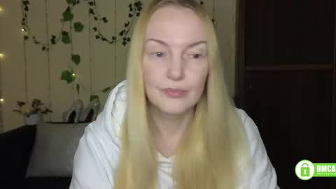 Snapshot of bella_hadatt chatting on February 2026 06:22:02 AM Bella online show from February 2026 06:22:02 AM