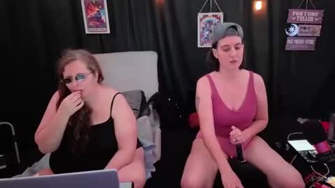 Snapshot of bella_james_1988 chatting on November 2025 10:20:02 PM Bella James online show from November 2025 10:20:02 PM