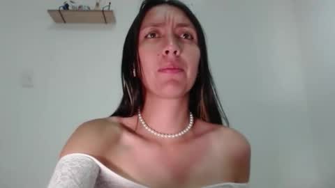 Bella Marlowe online show from October 2025 11:39:01 AM