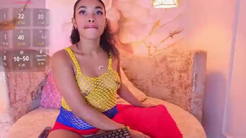 Snapshot of bella_moonlight_cr chatting on June 2026 03:52:02 AM BELLA online show from June 2026 03:52:02 AM