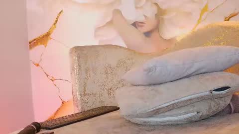 Snapshot of bella_moonlight_cr chatting on July 2026 06:47:02 AM BELLA online show from July 2026 06:47:02 AM