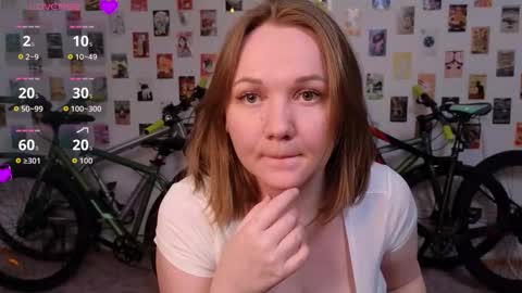 Snapshot of bella_murrrr chatting on November 2025 05:29:02 AM Bella online show from November 2025 05:29:02 AM