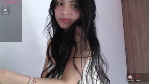 Snapshot of bella_musee chatting on December 2024 05:13:01 PM   online show from December 2024 05:13:01 PM