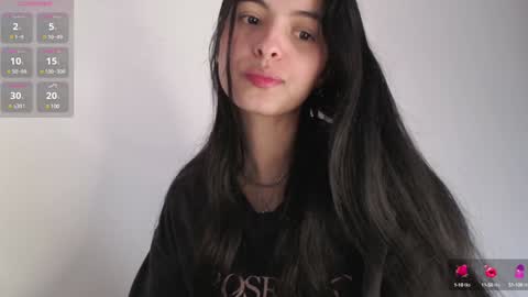 Snapshot of bella_musee chatting on January 2025 03:13:02 PM   online show from January 2025 03:13:02 PM