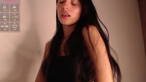 Snapshot of bella_musee chatting on February 2025 12:40:01 AM   online show from February 2025 12:40:01 AM