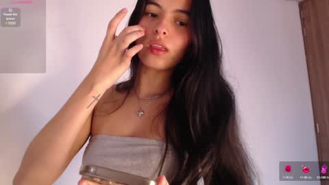 Snapshot of bella_musee chatting on February 2025 09:18:02 PM   online show from February 2025 09:18:02 PM