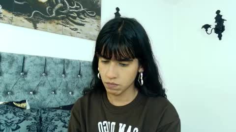 Snapshot of bella_poisonous chatting on December 2025 11:22:01 PM Bella online show from December 2025 11:22:01 PM