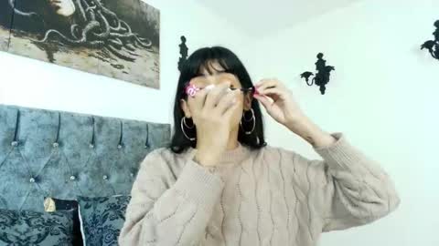 Snapshot of bella_poisonous chatting on February 2026 11:43:01 PM Bella online show from February 2026 11:43:01 PM