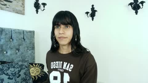 Snapshot of bella_poisonous chatting on February 2026 11:38:02 PM Bella online show from February 2026 11:38:02 PM