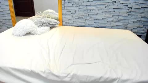 Snapshot of bella_posh chatting on February 2025 10:15:02 AM bella_posh online show from February 2025 10:15:02 AM