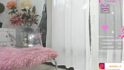 Snapshot of bella_posh chatting on November 2025 06:12:01 AM bella_posh online show from November 2025 06:12:01 AM