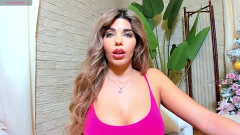 Snapshot of bella_posh chatting on December 2025 08:18:01 AM bella_posh online show from December 2025 08:18:01 AM