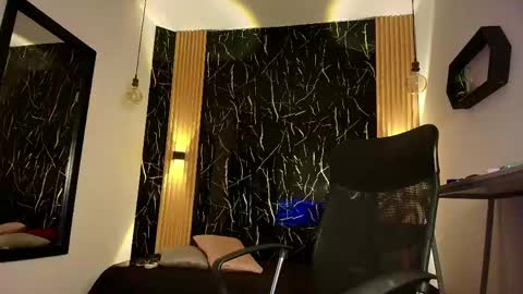     online show from April 2026 08:09:02 PM