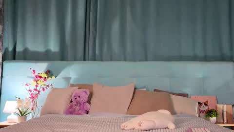 Bella online show from February 2026 01:02:01 AM