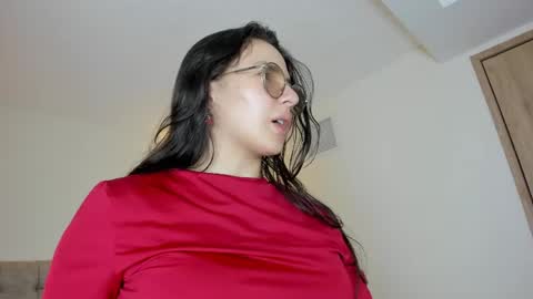 Snapshot of bella_sumers chatting on May 2026 07:12:01 PM Bella online show from May 2026 07:12:01 PM