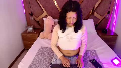 Snapshot of bella_swwan_ chatting on May 2026 02:44:02 PM Bella Swwan online show from May 2026 02:44:02 PM