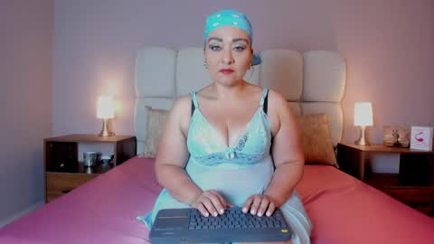 Snapshot of bella_vesper chatting on May 2026 11:29:01 AM bella_vesper online show from May 2026 11:29:01 AM