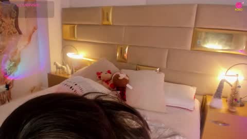 Bella Becca  online show from December 2025 05:20:01 PM