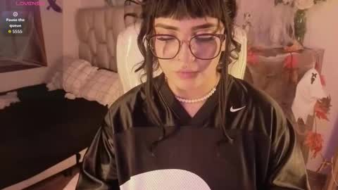 Snapshot of bellaa_miller chatting on October 2025 07:58:01 PM Bella online show from October 2025 07:58:01 PM