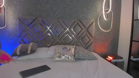 Snapshot of bellaa_swant chatting on November 2025 07:57:01 PM Cris online show from November 2025 07:57:01 PM