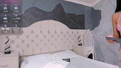 bellaastorm online show from October 2025 11:25:01 PM