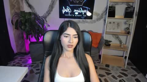 bellaastorm online show from December 2025 04:28:02 AM