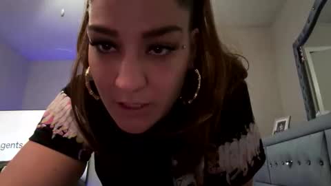 Snapshot of bellabeanz chatting on May 2026 09:23:02 PM Roxy Rain online show from May 2026 09:23:02 PM