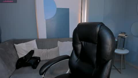  Bella C  online show from December 2025 12:33:02 PM