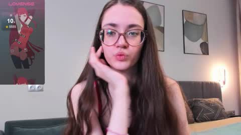 BellaCatLovesMeat online show from October 2025 06:35:02 PM