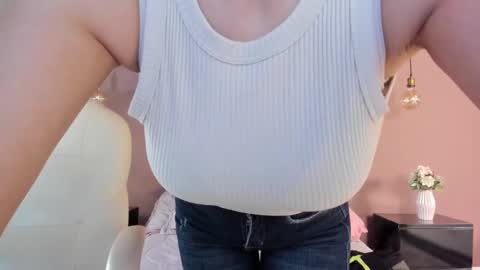 Bella Clair online show from February 2025 08:10:01 PM