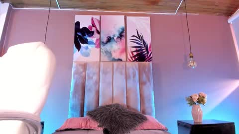 Bella Clair online show from November 2025 04:40:01 PM