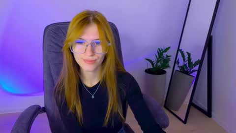 BellaFoxi online show from September 2025 11:37:01 AM