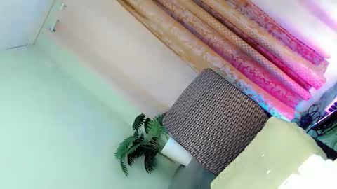 Snapshot of bellafucks1 chatting on September 2025 02:27:02 AM Bella rowt online show from September 2025 02:27:02 AM