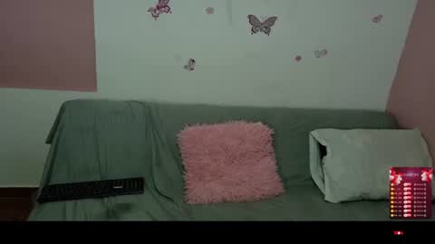 Snapshot of bellah_rose_squirt chatting on June 2026 03:49:01 AM Bella online show from June 2026 03:49:01 AM