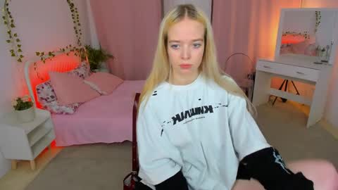 Snapshot of bellamontgomery chatting on May 2026 10:22:02 PM Bella online show from May 2026 10:22:02 PM