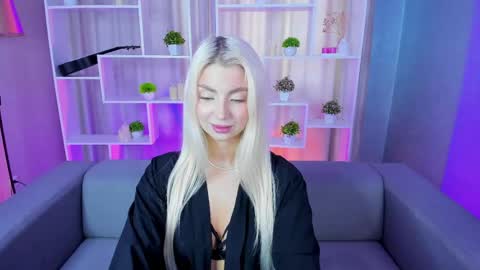 Bella online show from May 2026 12:32:01 PM