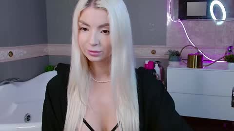 Bella online show from May 2026 12:44:01 PM