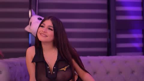 Bella online show from September 2025 06:10:01 PM