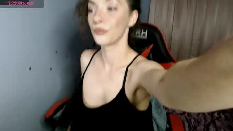 bellaqueen0701 online show from December 2025 09:19:02 PM