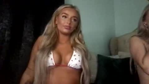 Snapshot of bellaraynebutler chatting on November 2025 03:45:01 AM Bella online show from November 2025 03:45:01 AM