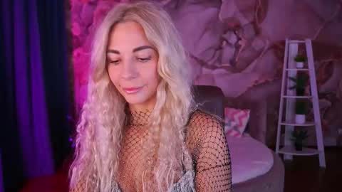 Bella online show from December 2025 02:43:02 PM