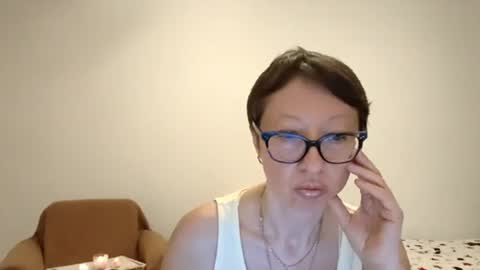 Snapshot of bellarose_2020 chatting on June 2026 07:53:02 PM Emma online show from June 2026 07:53:02 PM