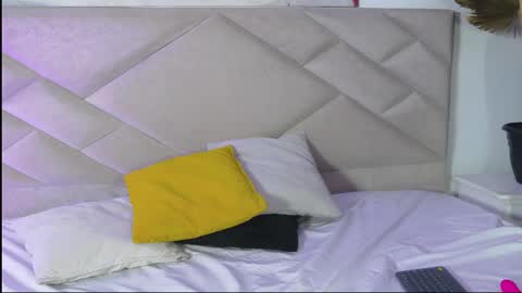 BellaRoux online show from March 2026 12:01:02 PM