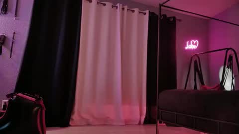 Snapshot of bellaskeykeeper chatting on February 2026 08:12:02 AM Bellaskeykeeper online show from February 2026 08:12:02 AM