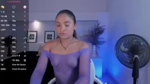 Snapshot of bellasky4 chatting on October 2025 07:19:02 PM Bella online show from October 2025 07:19:02 PM